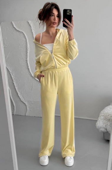 Велюровый костюм VM-10535A600 Велюровый костюм VM-10535A600