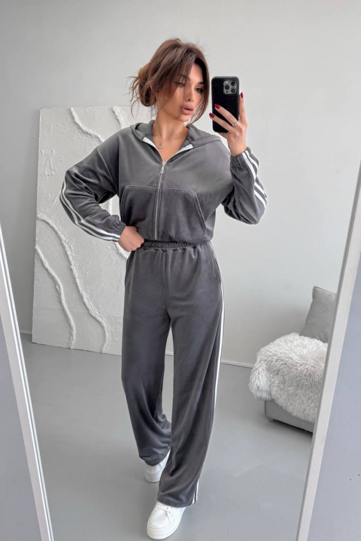 Велюровый костюм VM-10535A600