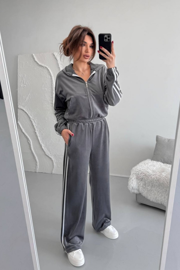 Велюровый костюм VM-10535A600