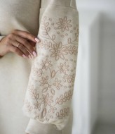 Платье с вышивкой на рукавах  KA-7560A800