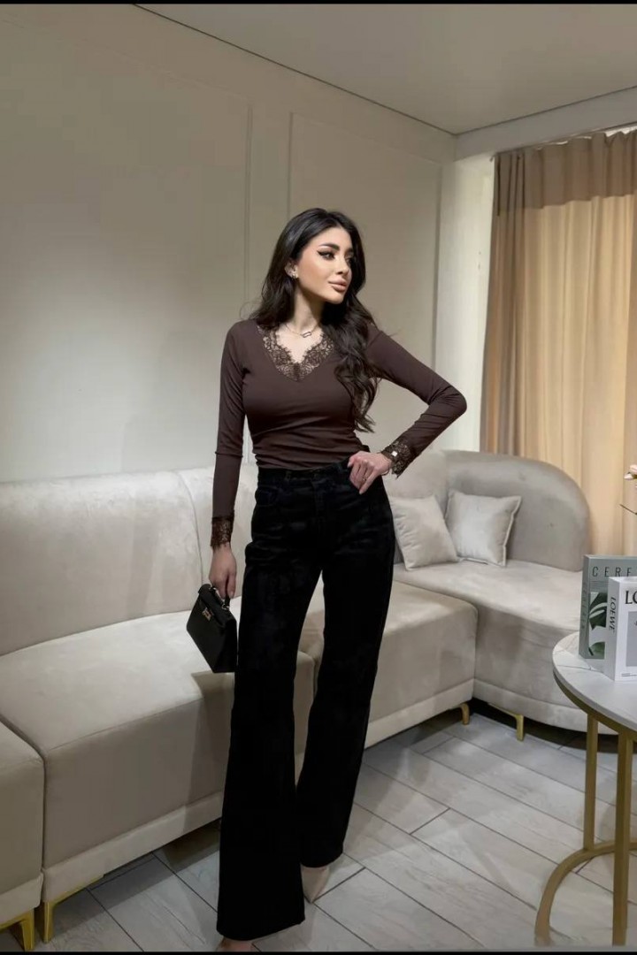 Лонгслив с кружевной обработкой KC-0522A380