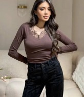 Лонгслив с кружевной обработкой KC-0522A380