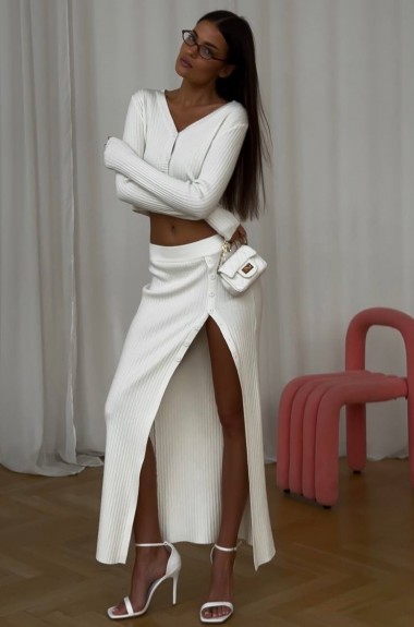 Костюм с длинной юбкой VOL-656A500