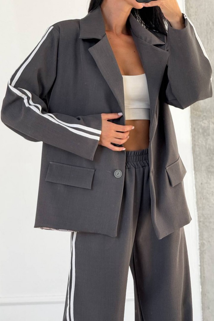 Повседневный брючный костюм UNO-018A800