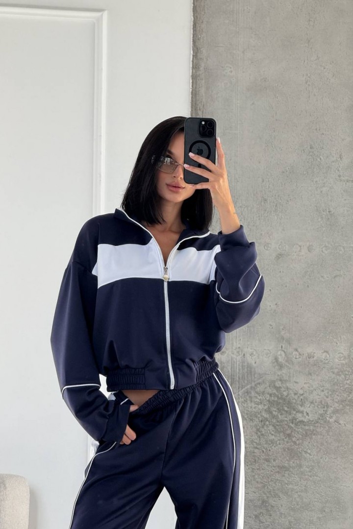 Стильний спортивний костюм UNO-027A650