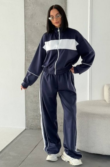 Стильный спортивный костюм UNO-027A650