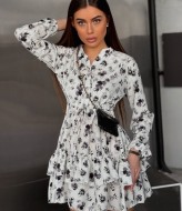 Красивое короткое платье AVB-109A370