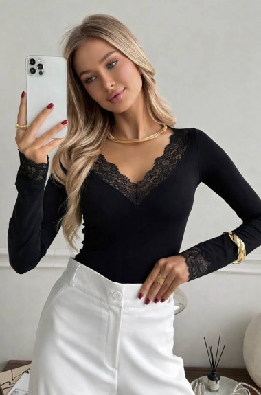 Жіночий лонгслів з мереживом SP-686A360