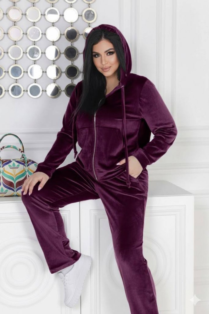 Велюровый прогулочный костюм QUA-4139A550