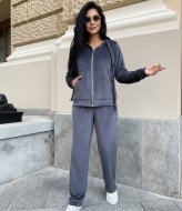 Велюровый прогулочный костюм QUA-4139A550