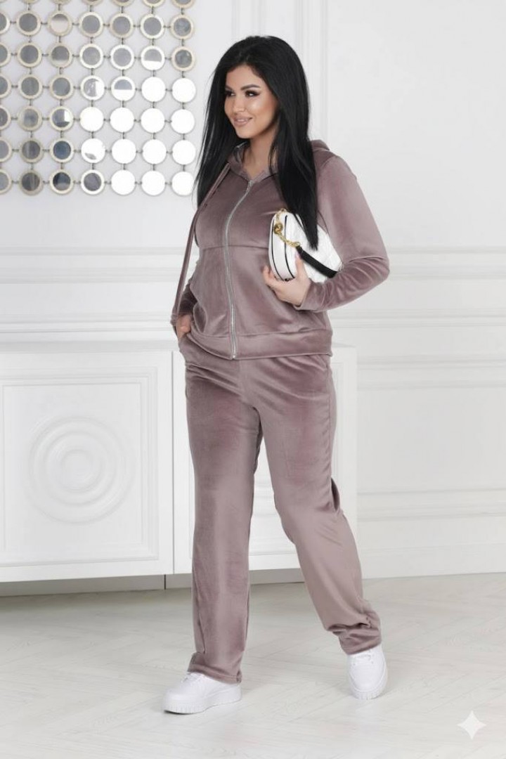 Велюровый прогулочный костюм QUA-4139A550