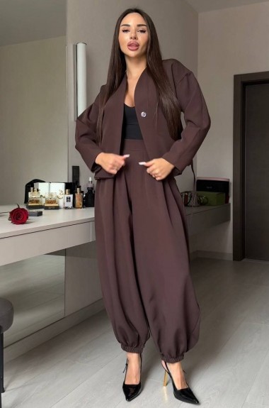 Костюм с брюками-аладинами и жакетом STB-40A750 Костюм с брюками-аладинами и жакетом STB-40A750