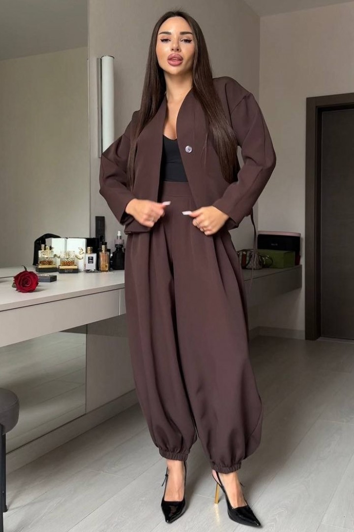 Костюм с брюками-аладинами и жакетом STB-40A750