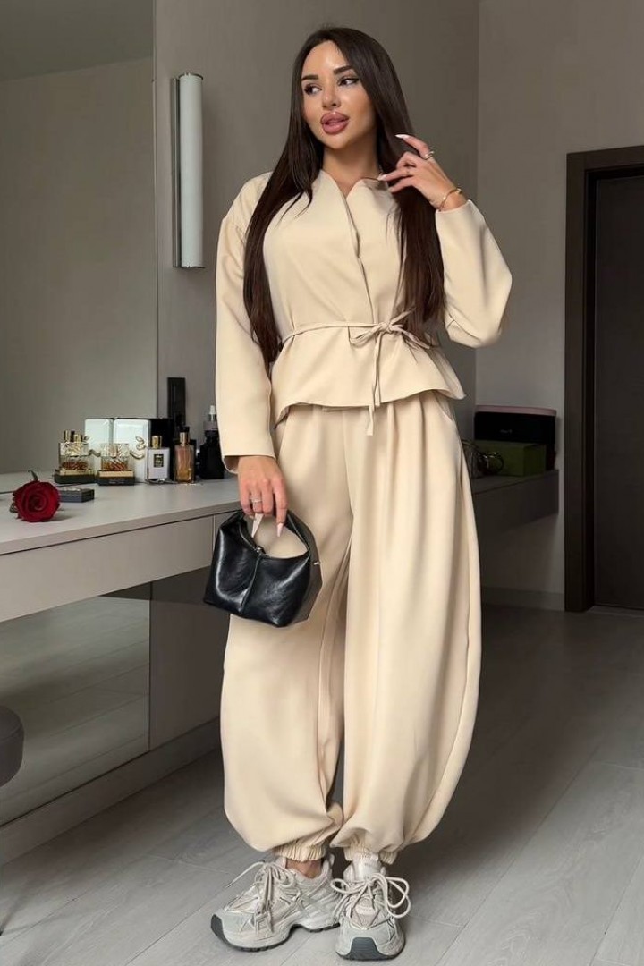 Костюм с брюками-аладинами и жакетом STB-40A750