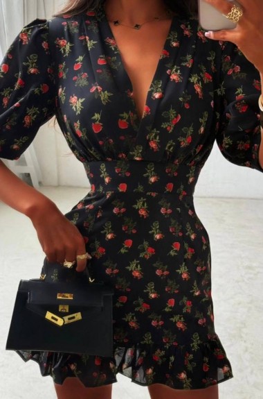 Очаровательное платье с глубоким вырезом декольте BAC-962A650