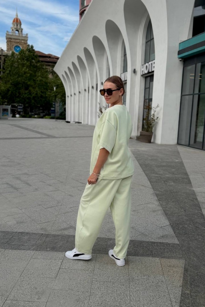 Костюм футболка oversize и брюки-бананы SOLO-271A1100