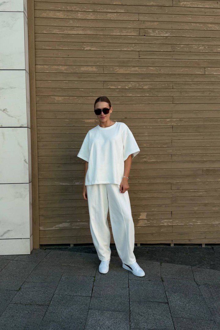 Костюм футболка oversize и брюки-бананы SOLO-271A1100