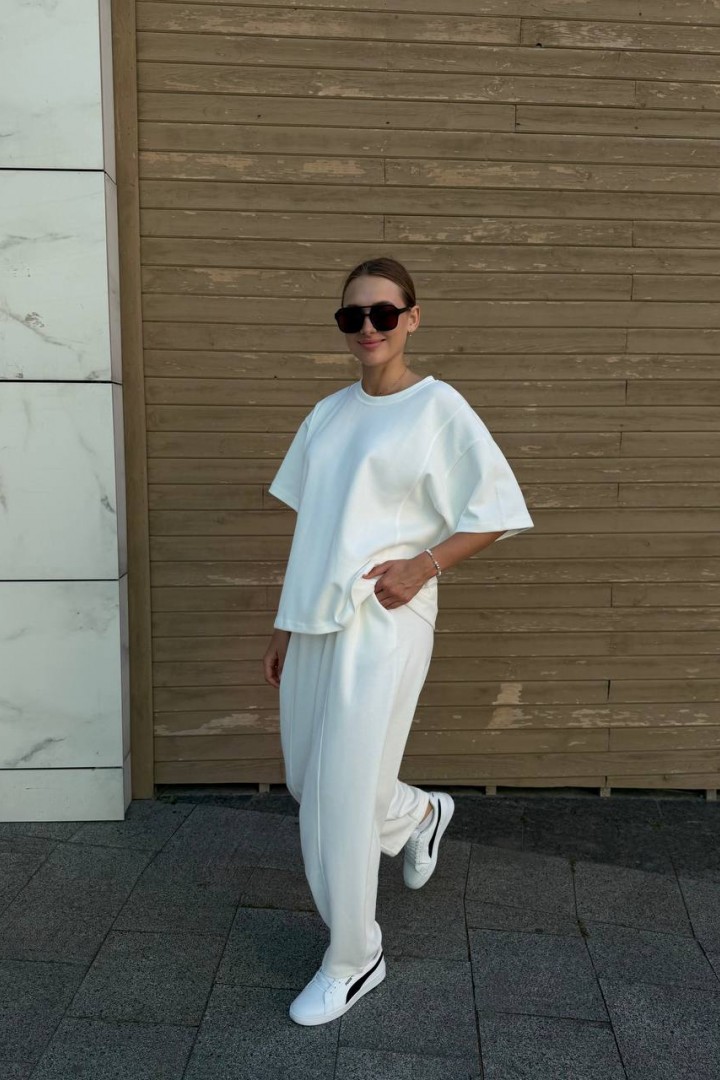 Костюм футболка oversize и брюки-бананы SOLO-271A1100