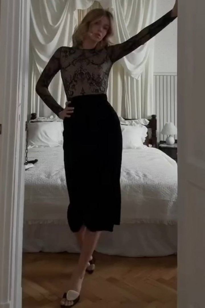 Жіноча сукня з баскою EST-5907A1050