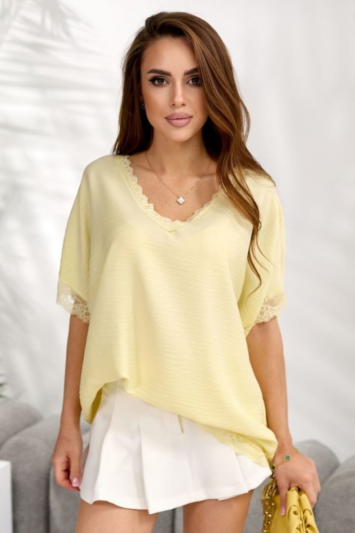 Стильная футболка декорирована кружевом IB-1151A460