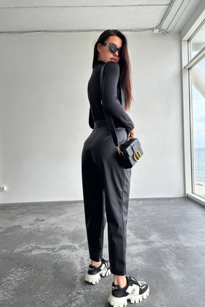 Прямі штани на високій посадці IO-799A370 Прямі штани на високій посадці IO-799A370