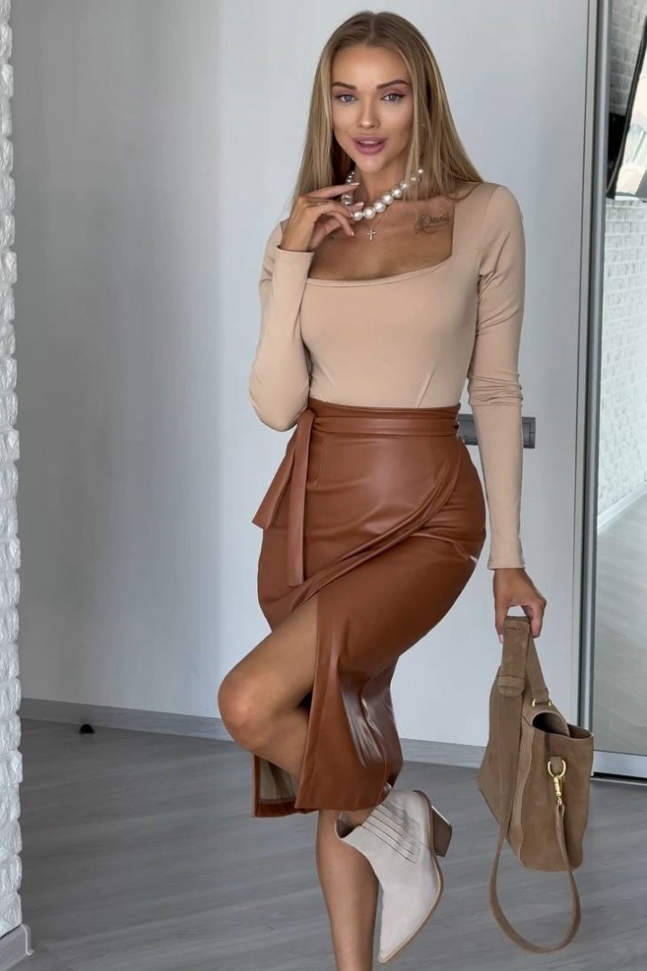 Кожаная юбка с разрезом  ATE-027A510 Кожаная юбка с разрезом  ATE-027A510