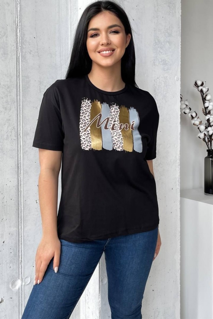 Футболка oversize крою зі стразами  AMU-007A270 
