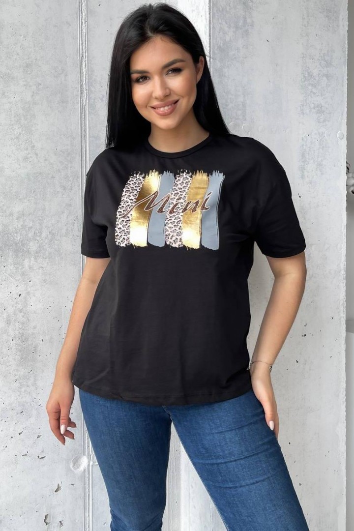 Футболка oversize крою зі стразами  AMU-007A270 