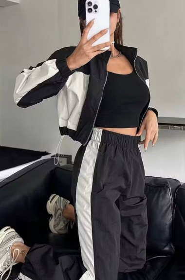 Женский спортивный костюм из плащевки FL-2122A600 Женский спортивный костюм из плащевки FL-2122A600