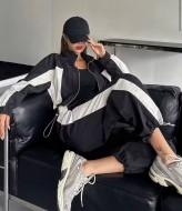 Женский спортивный костюм из плащевки FL-2122A600