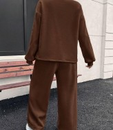 Костюм женский брючный оверсайз  AMU-1926.926A550