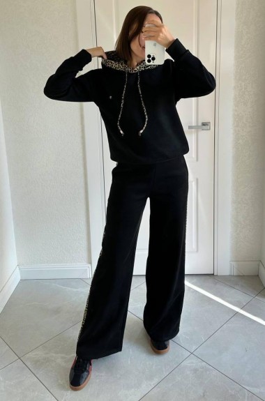 Замшевый костюм женский  AMU-922A650