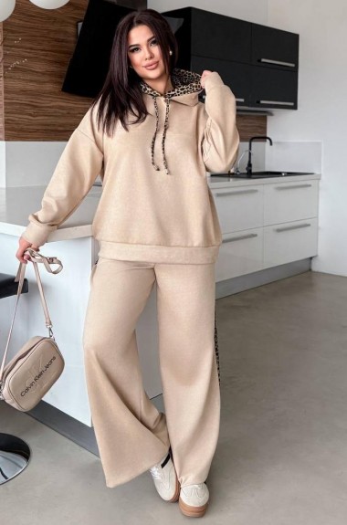 Замшевый костюм женский  AMU-1922.922A650