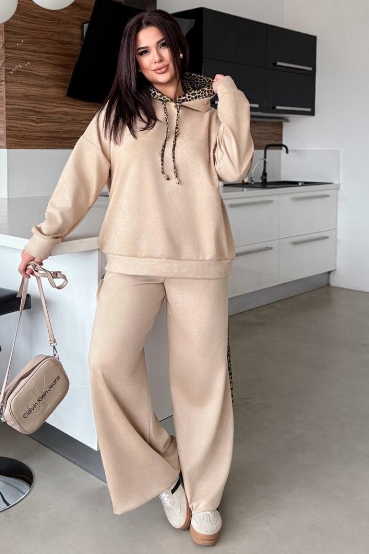 Замшевый костюм женский  AMU-1922.922A650