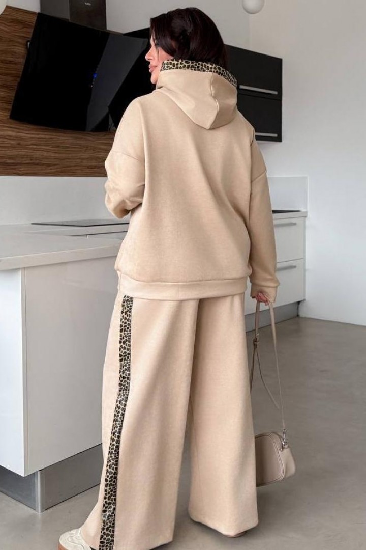 Замшевый костюм женский  AMU-1922.922A650