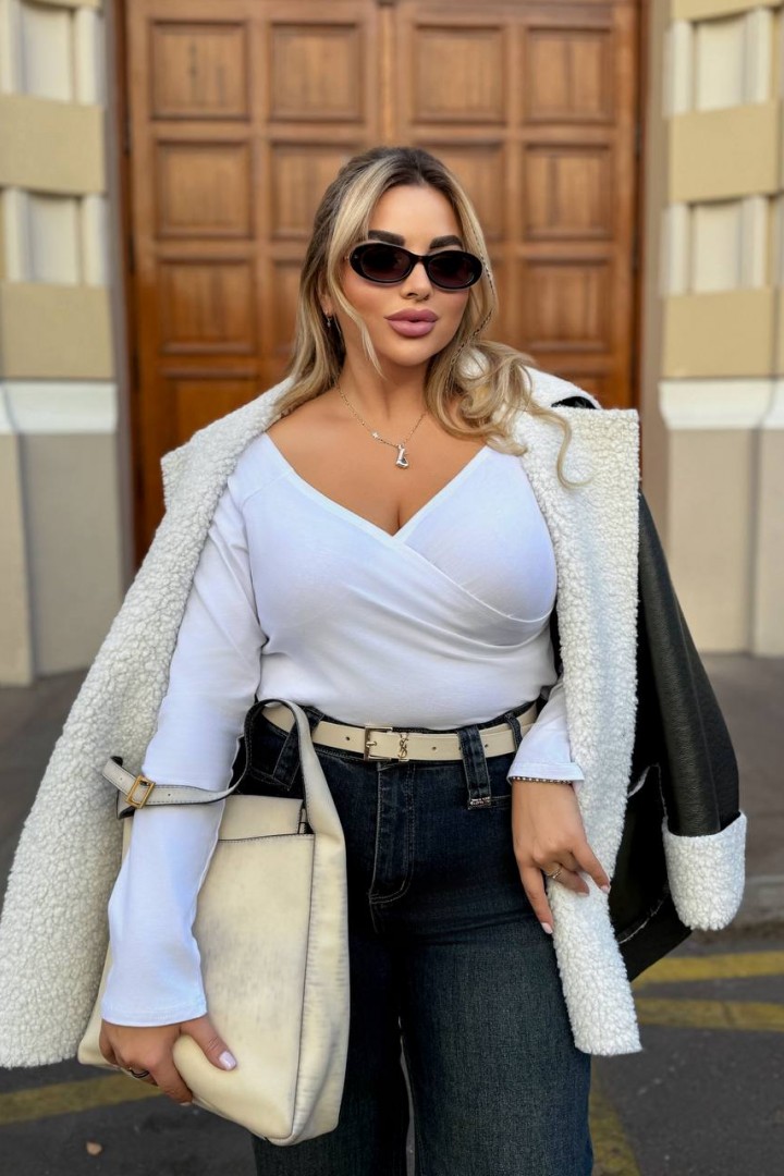 Кофточка с декольте  YM-950.1A10 Кофточка с декольте  YM-950.1A10