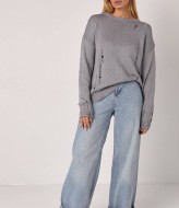 Модный рваный свитер  AMU-7106A730