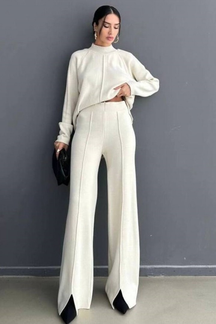 Стильный вязаный костюм AMU-12480A1199