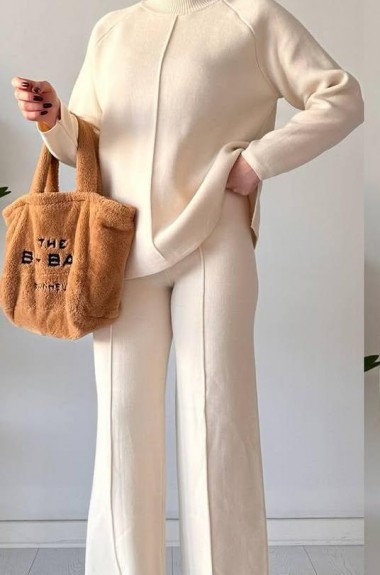 Стильный вязаный костюм  AMU-12480A1199