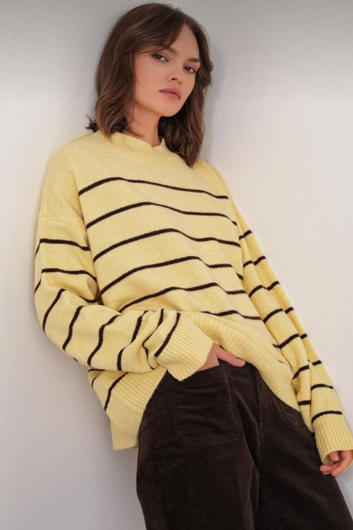 Оверсайз свитер женский AMU-6944A680