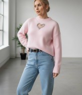 Свитер с сердечком  AMU-2379A770
