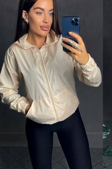 Женская ветровка с капюшоном  IPO-618A350