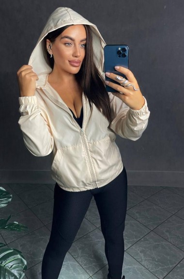 Женская ветровка с капюшоном  IPO-618A299