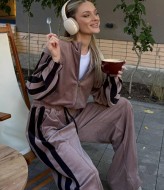 Велюровый костюм с широкими штанами  JK-026A800