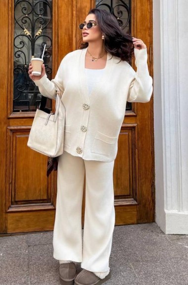 Костюм брючный осенний женский AMU-12439A1250 Костюм брючный осенний женский AMU-12439A1250