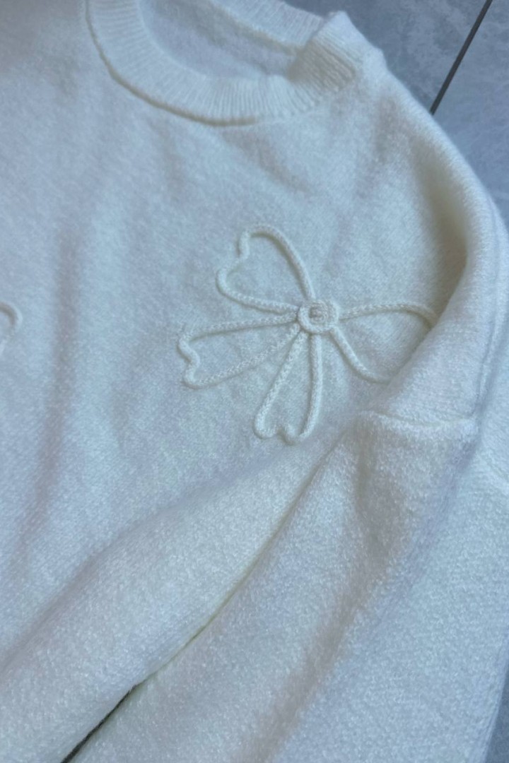 Нежный свитер AMU-2419A650