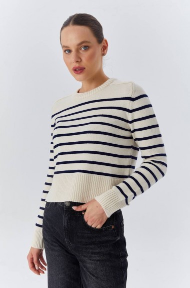 Джемпер в полоску  AMU-6762A620 Джемпер в полоску  AMU-6762A620