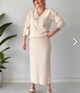 Вязаный костюм с юбкой плиссе  AMU-21416A1050