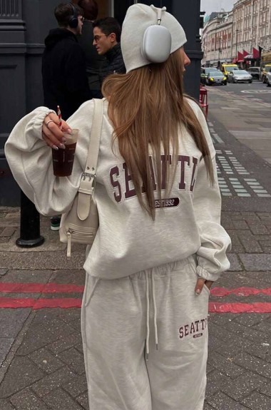 Спортивный костюм с надписью SPL-7092A690 Спортивный костюм с надписью SPL-7092A690