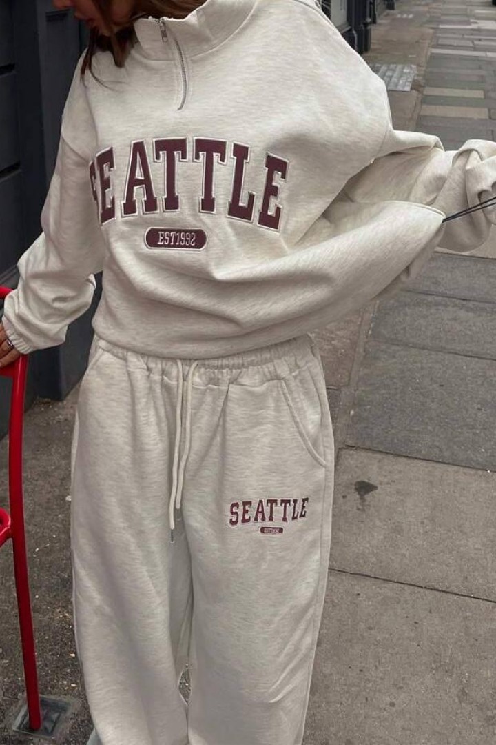 Спортивный костюм с надписью SPL-7092A690 Спортивный костюм с надписью SPL-7092A690